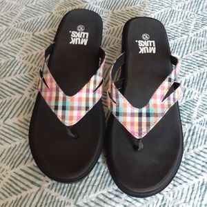 Muk Luks Flip Flop Sandals
